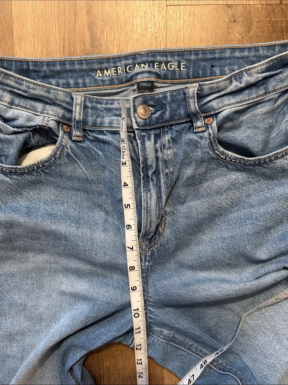 American Eagle Strigid Mom Jeans Distressed Denim Women's Size 10 Short - Picture 6 of 11